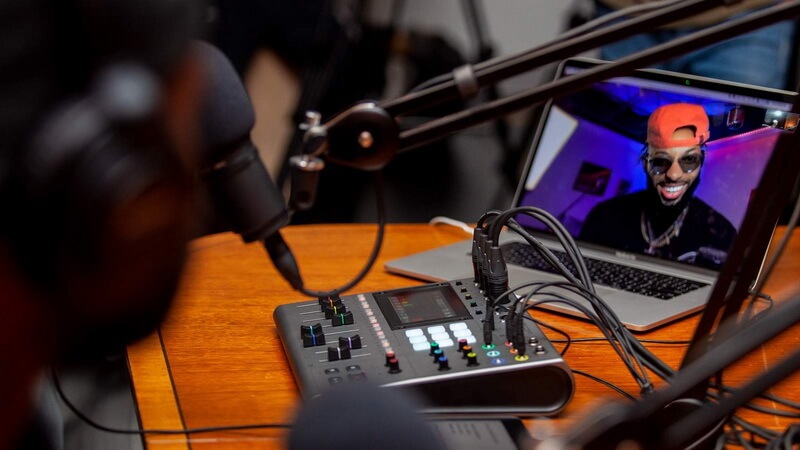 ZOOM Podtrak P8 錄音介面，桌上型Podcast 錄音裝置- 帝米數位音樂